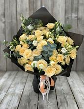 Букет цветов из:  Розы и Лизиантусы в Алхан-Кале