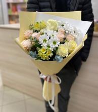 Букет цветов из:  Альстромерии, Розы и Хризантемы в Алхан-Кале