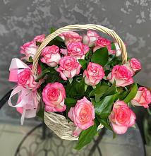 Цветочная композиция из Розы в корзине в Алхан-Кале