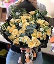 Букет цветов из:  Розы и Лизиантусы в Алхан-Кале
