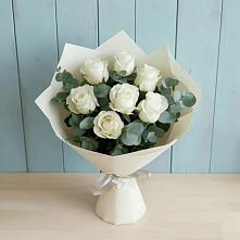 Букет Белые розы в Эвкалипте в Алхан-Кале