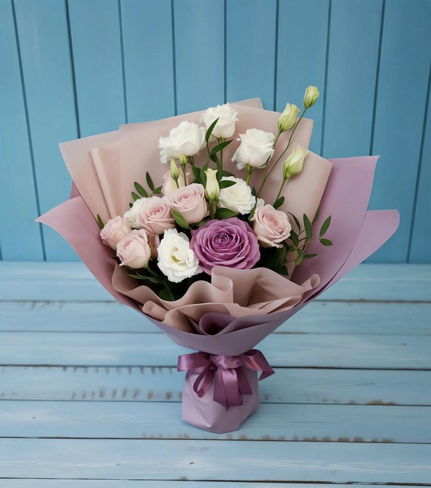 Букет цветов из: Розы и Лизиантусы в Алхан-Кале